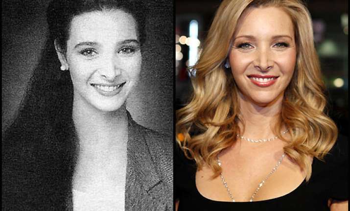 lisa kudrow loves herself post nose job see pics