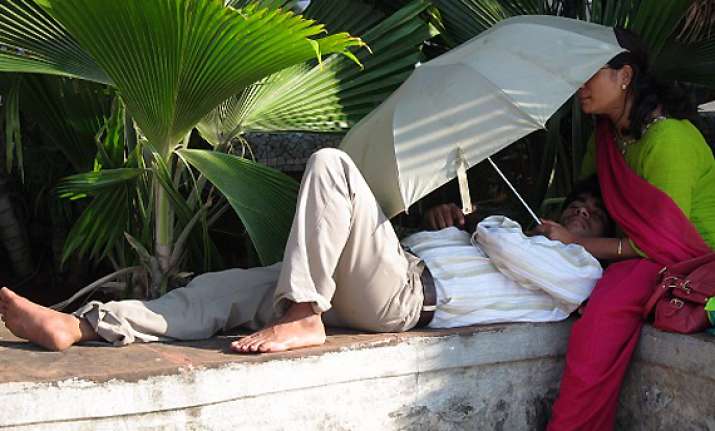 love in public can ruin relationships