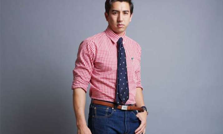 glam up your workplace with smart dressing see pics