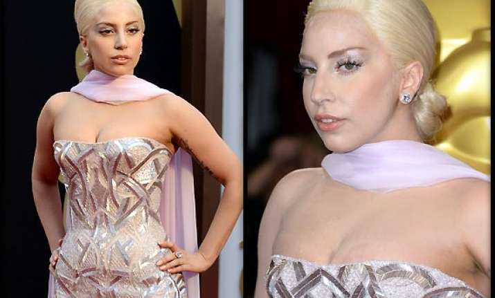 oscars 2014 lady gaga sports indian style at red carpet