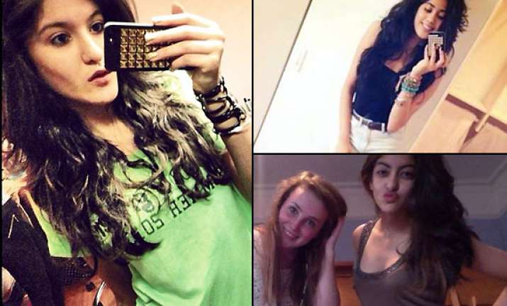 Shanaya Kapoor Snatches Hottie Selfie Queen Title From Navya Jhanvi 