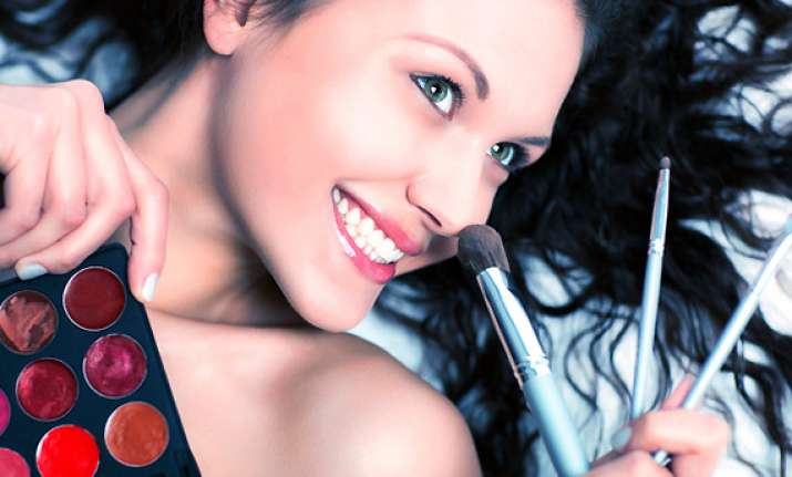 tricks to apply makeup quickly view pics