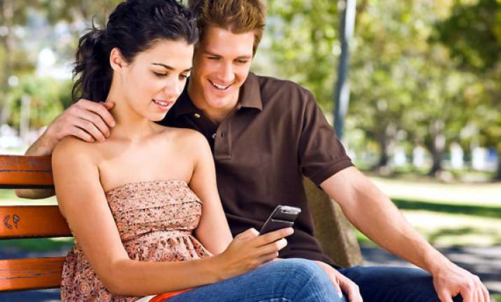 twitter driving couples towards infidelity break ups study