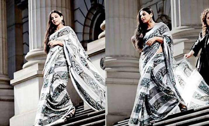 vidya balan looks stunning in susan dimasi s saree see