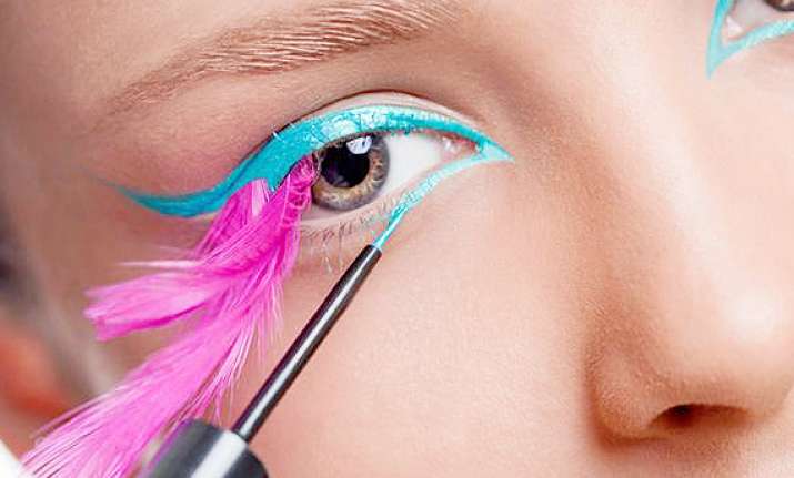 summer beauty trend 2014 bright eyeliner see pics