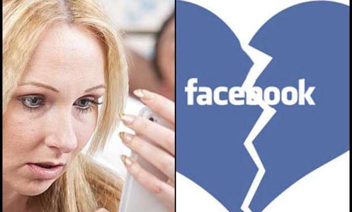 twitter facebook driving couples to break relationships see