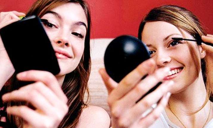 too much make up not good for youngsters expert