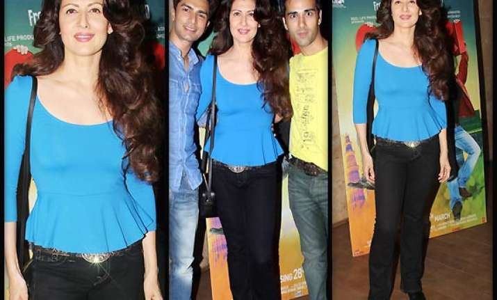 sangeeta bijlani turns up looking awful at o teri special