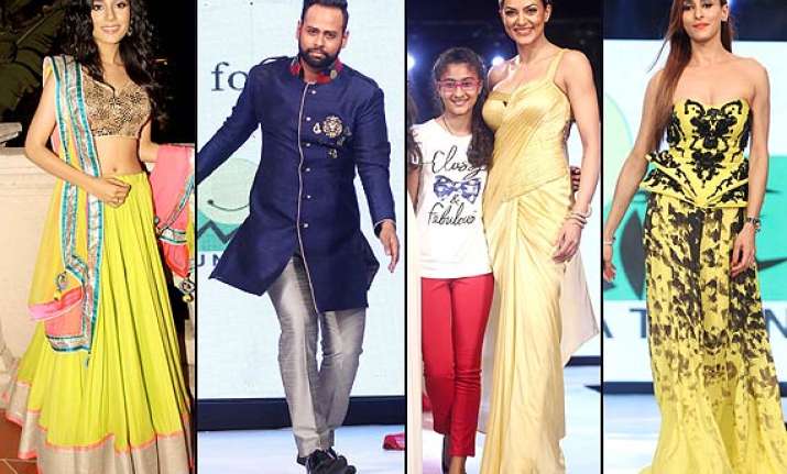 smile foundation fashion show sushmita amrita vj andy