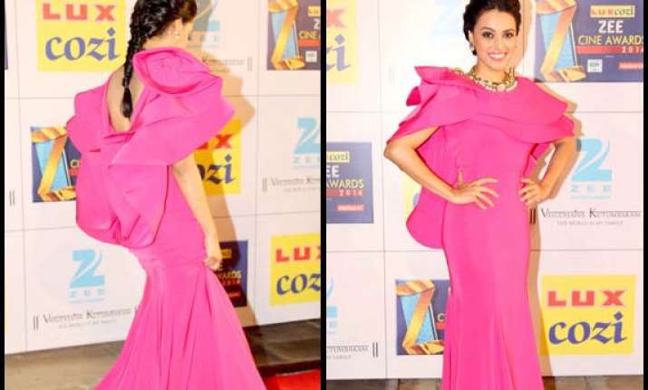 zee cine awards 2014 swara bhaskar s fashion blunder see