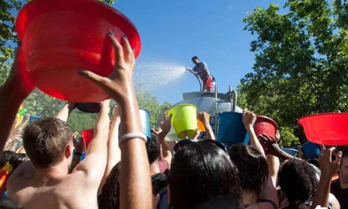 annual water fight festival celebrated in spain