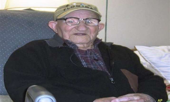 at 112 us man is world s oldest oldest woman 115