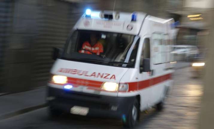 italy tour bus plunge into ravine 37 dead