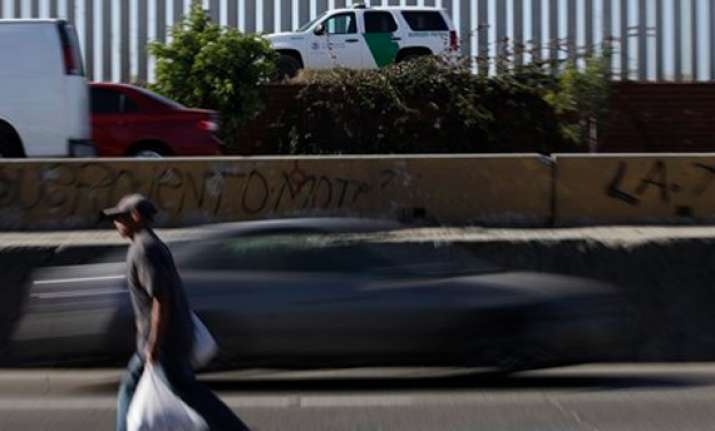border patrol agents set for corruption trial