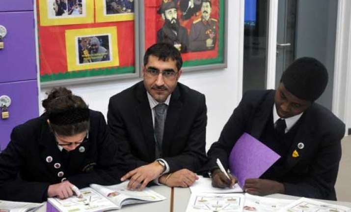 british sikh head teacher pushed out of post for opposing