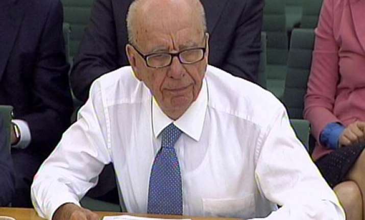 british lawmakers blast murdoch for thwarting probe