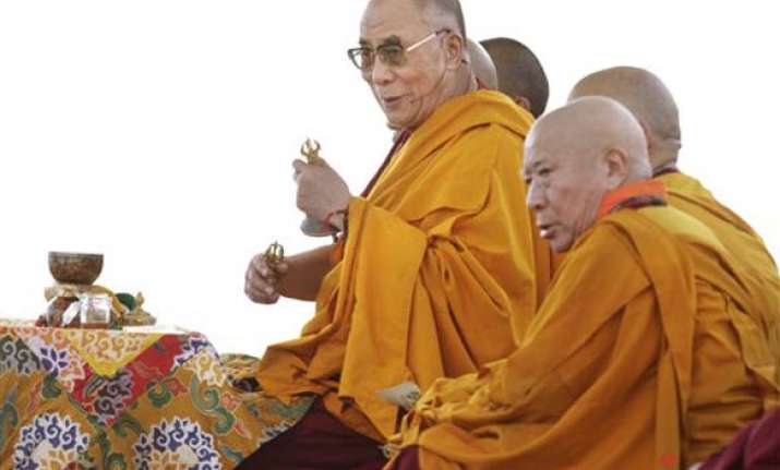 china lashes out at us as obama meets dalai lama