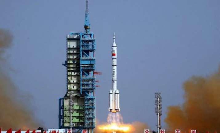 china achieves first manned space docking