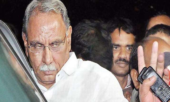 congress mp among 6 charged in us corruption case