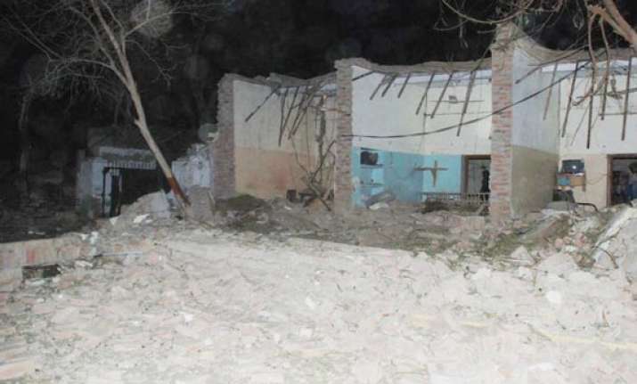 death toll in attack on isi office in pakistan rises to 5