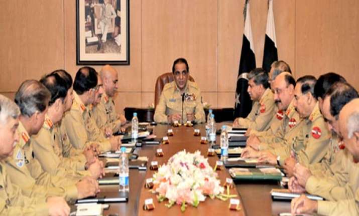 don t slander pak army gen kayani tells politicians