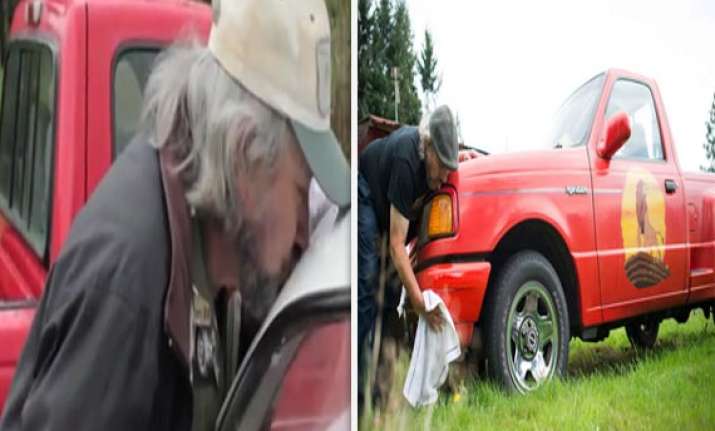 edward smith claims to have sex with 1000 cars
