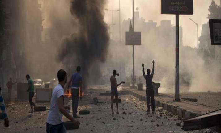egypt 51 killed in new bout of street violence