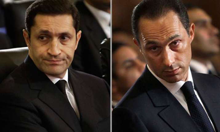 mubarak detained with his two sons