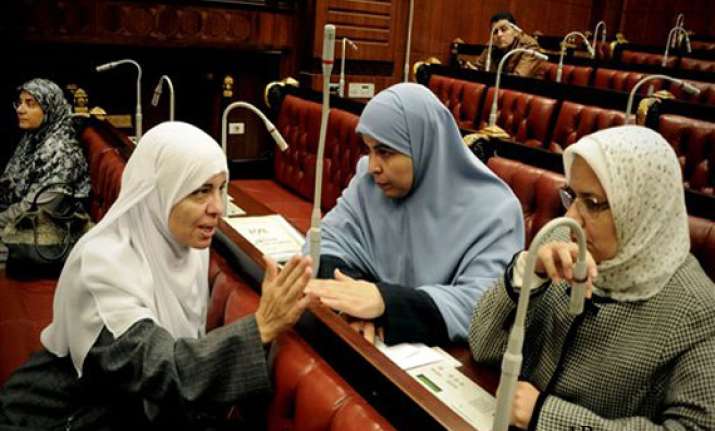 egypt islamists hurriedly approve new constitution