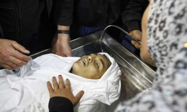 egypt says raids would end death toll in gaza 122