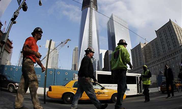 final steel beam lifted at 4 world trade center