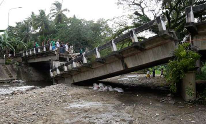 toll in philippines earthquake climbs to 56