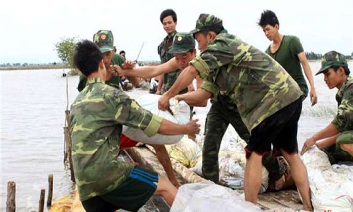 flood toll jumps to 43 in vietnam s mekong delta