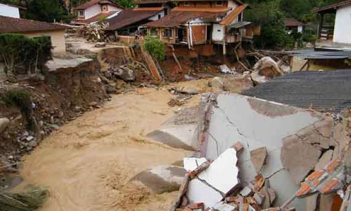 floods kill nine in brazil