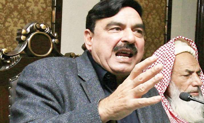 former pak minister detained at us airport