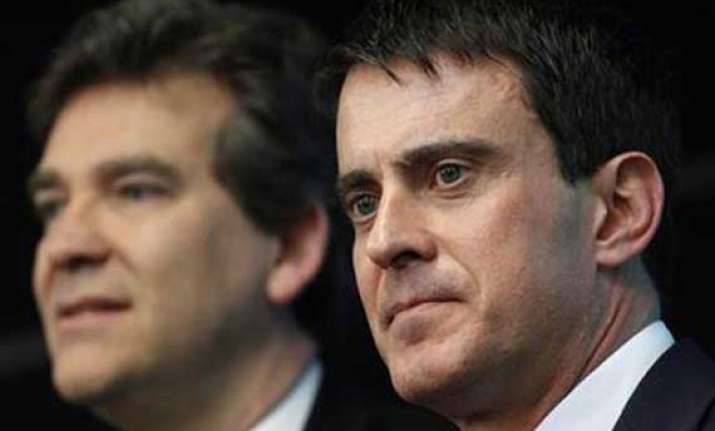 french government dissolved amid internal feud