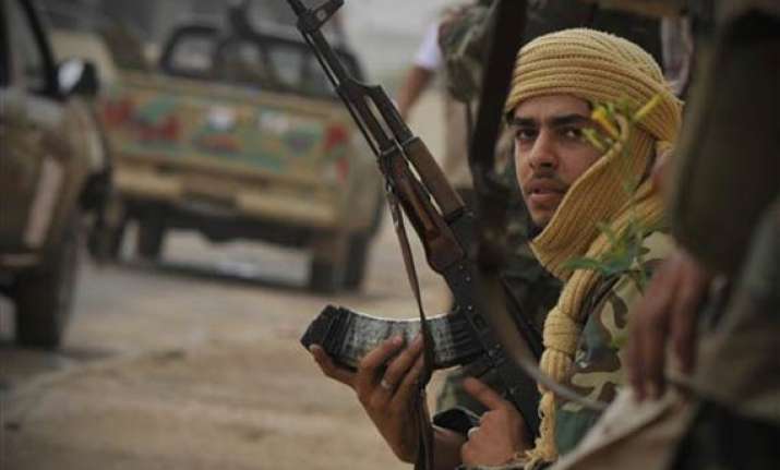 gaddafi loyalists hit back in sirte
