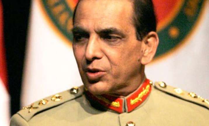 gen kayani asks nawaz to exercise utmost caution while