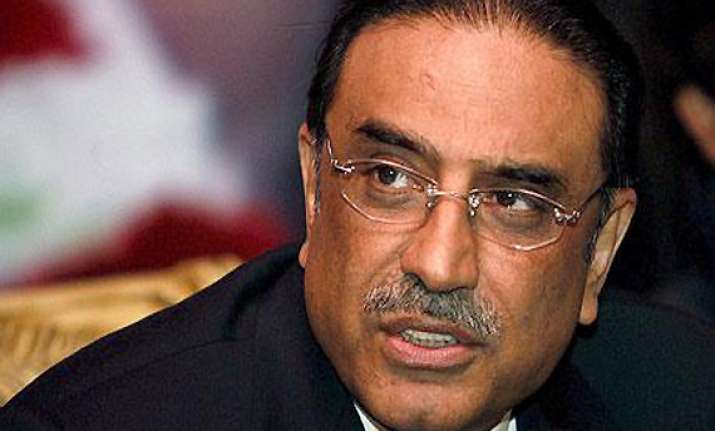 graft cases pak court orders zardari to appear