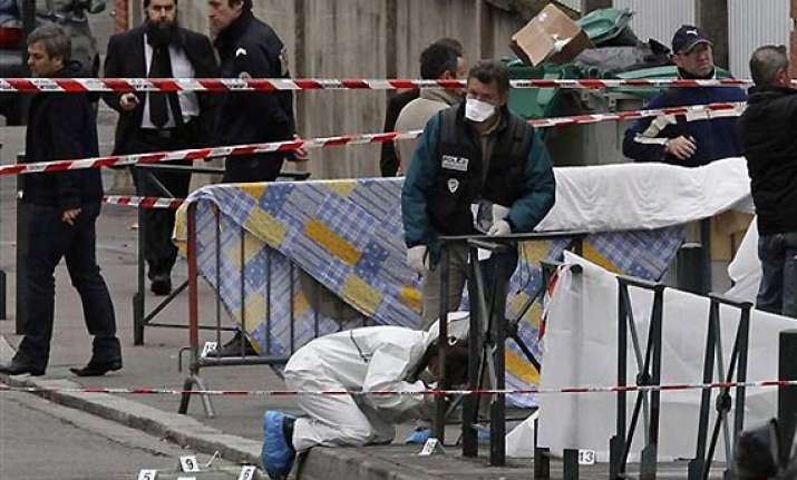 racist killer on the loose 4 slain at french jewish school