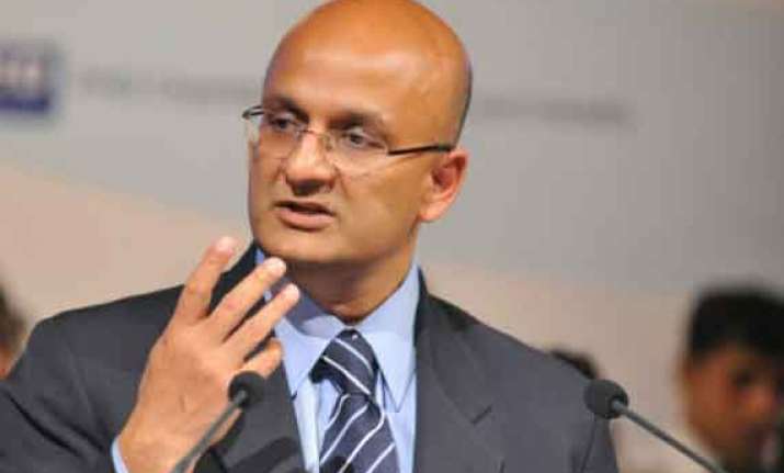 harvard b school dean nitin nohria apologizes for sexism on
