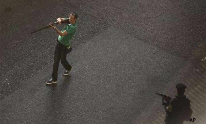 heavy gunfire near besieged mosque in cairo street clashes