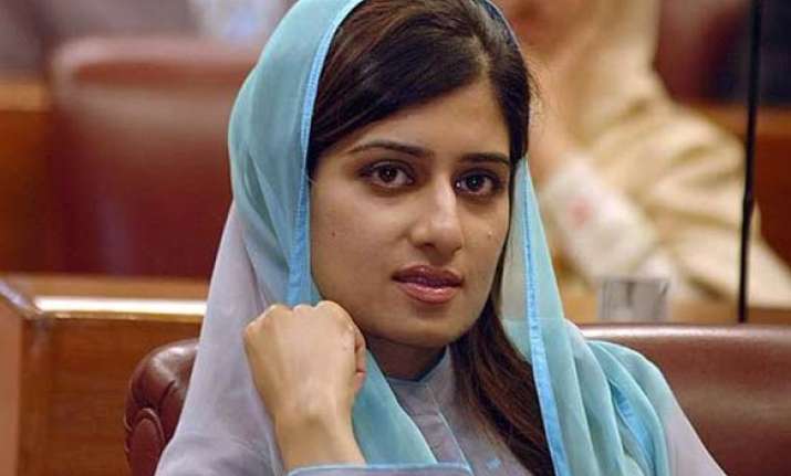hina rabbani khar wants to give direction to indo pak ties