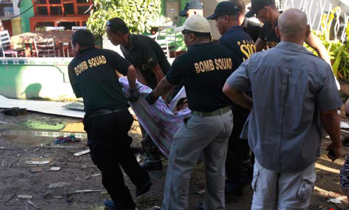 hotel bomb kills 3 wounds 27 in south philippines