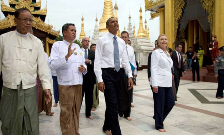 huge crowds in yangon welcome obama