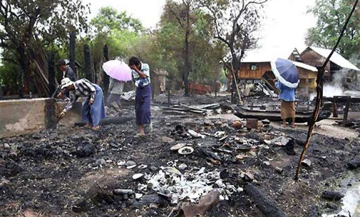 hundreds homeless after buddhist mobs torch muslim homes in