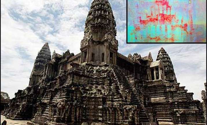 hundreds of lost paintings found in cambodia s angkor wat