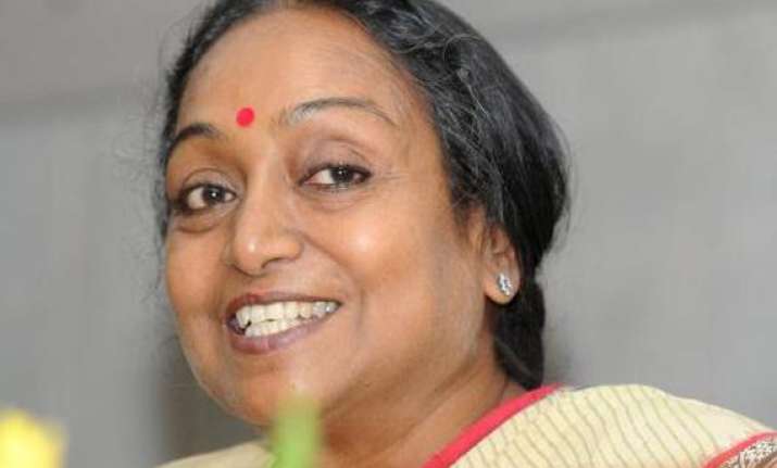 in pakistan meira kumar talks peace in flawless urdu