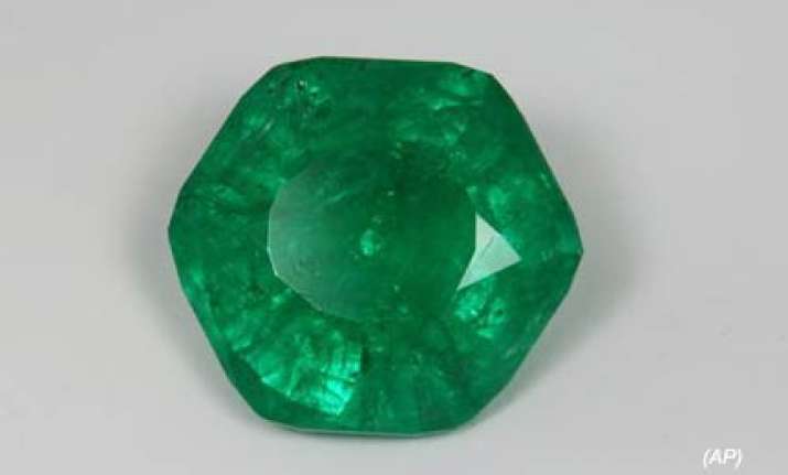 65 carat emerald found in north carolina farm