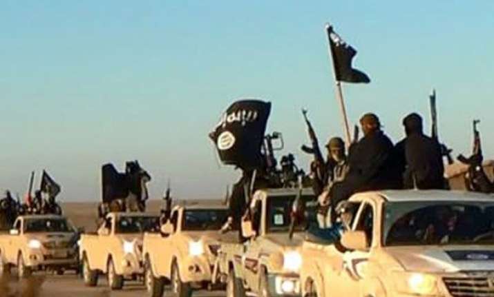 iraq says forces recapture refinery town from isis militants
